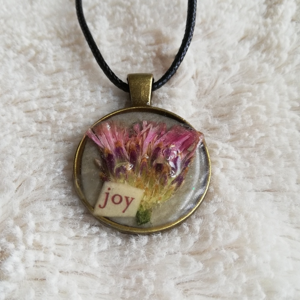 2/$15 Floral Joy Pink Circle Necklace!